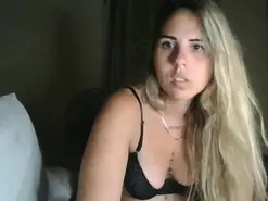 Amateur Nude Webcam of Emilyvuxa
