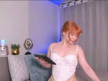Bongacams Watch Live Sex Cams of MinaGlow
