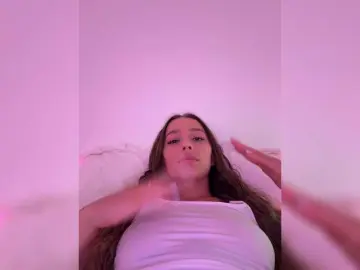 Bongacams Watch Live Sex Cams of MaybeBabeTV