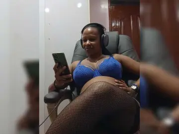 Bongacams Best live sex cam show of CandyLove