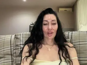 Bongacams Live Sex Cam of KorolevaQween000