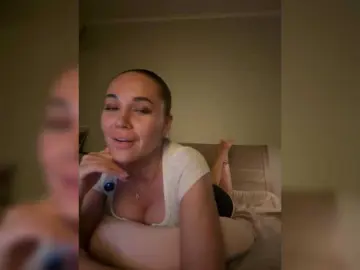 Bongacams Best Webcam of QWEENII