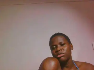 Bongacams Watch Live Sex Cams of Midnightwhisper01