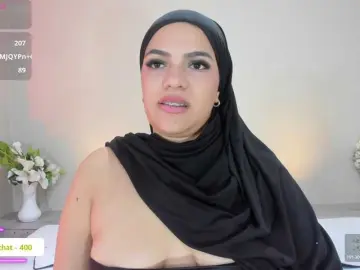Bongacams Nude Webcam of mhia-paris