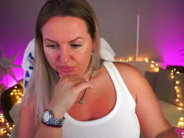 Bongacams Adult Video Chat of KiraCandyS