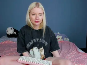 Bongacams Best live sex cam show of LillieBerry
