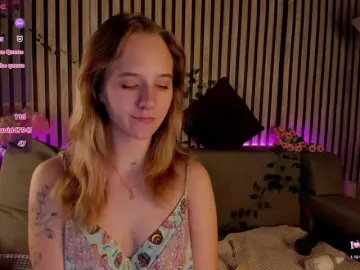 Bongacams Watch Live Sex Cams of Casey-Sweeet