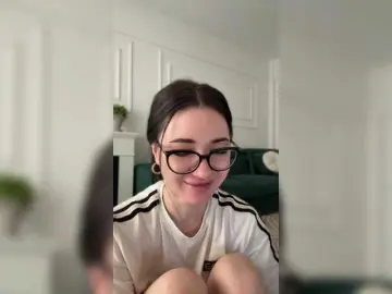 Bongacams Watch Live Sex Cams of Chiaralovee