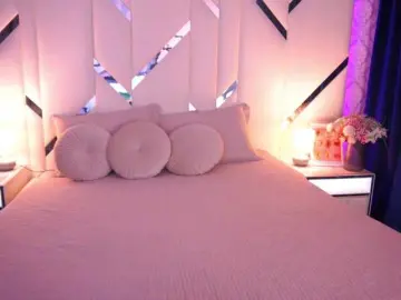 Bongacams Nude Webcam of LoveeDove