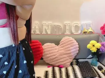 Bongacams Sex Cam of candicelovee