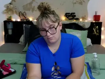 Bongacams Free Porn Cam of ElvinnaLaFrancaise
