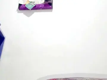 Bongacams Free Porn Cam of PetiteIvoryqueens