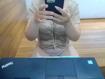 Bongacams Free Porn Cam of --Luna--