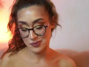 Bongacams Live Porn of AileenKiss