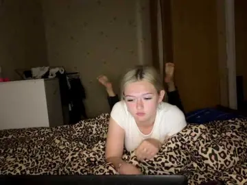 Bongacams Adult Video Chat of DulcieDrinkall