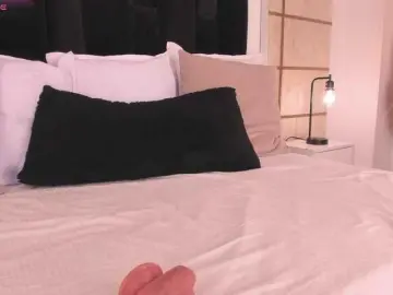 Bongacams Live Sex Cam of CrystalRose1