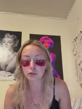 Cam4 Live Sex Cam of raelynnbby