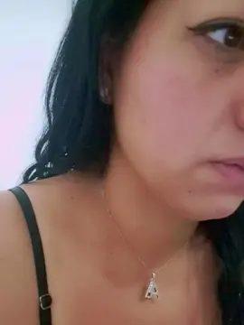 Cam4 Live Porn of bella_milf1