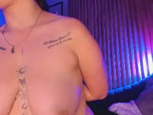 Cam4 Live Porn of JuliethCruz