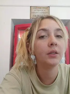 Cam4 Free Live Porn of Ayee25
