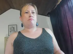 Cam4 Free Live Porn of Miss_Casius