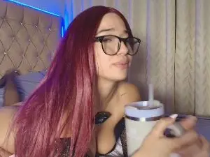 Cam4 Free Live Porn of maddyluxe