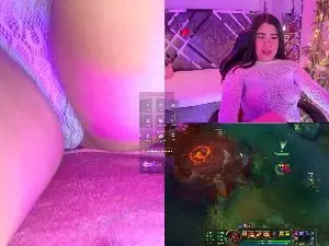 Cam4 Live Sex of DaphneContry