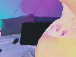 Camsoda Live Sex Cam of emmajohnss