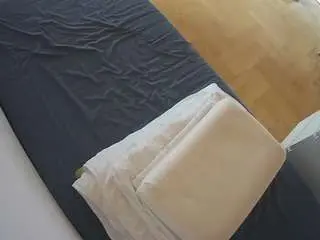 Camsoda Best Webcam of voyeurcam-julmodels-greybed-2