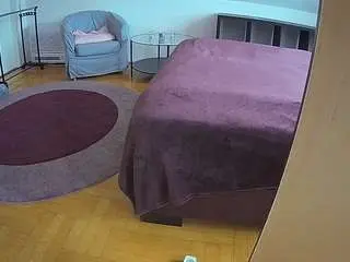 Camsoda Nude Webcam of voyeurcam-julmodels-whitebed-6