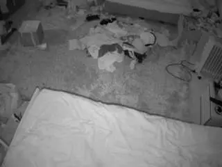 Camsoda Live Sex Cam of voyeurcam-julmodels-whitebed-5
