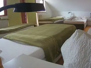 Camsoda Adult Webcams of voyeurcam-julmodels-bed-2