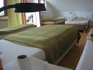 Camsoda Nude Webcam of voyeurcam-julmodels-bed-2