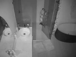 Camsoda Sex Chat of voyeurcam-casa-salsa-bathroom-6