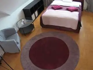 Camsoda Free Porn Cam of voyeurcam-julmodels-whitebed-1