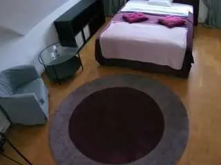 Camsoda Live Porn of voyeurcam-julmodels-whitebed-1