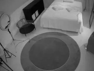 Camsoda Live Sex of voyeurcam-julmodels-whitebed-1