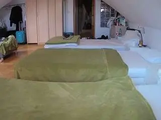 Camsoda Private Sex Chat of voyeurcam-julmodels-bed-3