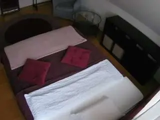 Camsoda Adult Webcams of voyeurcam-julmodels-whitebed-2