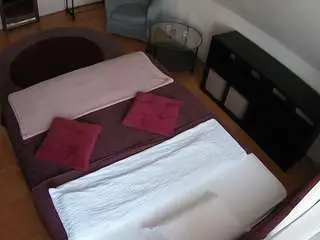 Camsoda Live Porn of voyeurcam-julmodels-whitebed-2