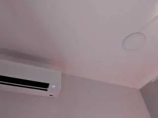 Camsoda Free Porn Cam of hillary-collins