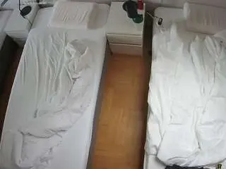 Camsoda Nude Webcam of voyeurcam-julmodels-bed-5