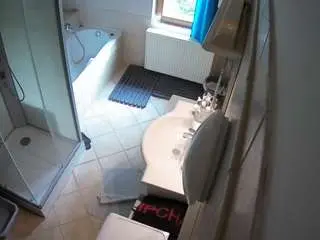 Camsoda Free Live Porn of voyeurcam-julmodels-bath-2nd-2