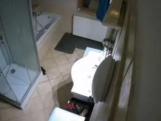 Camsoda Free Porn Cam of voyeurcam-julmodels-bath-2nd-2