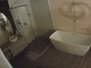 Camsoda Sex Chat of voyeurcam-casa-salsa-bathroom-2