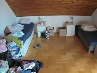 Camsoda Sex Chat of voyeurcam-julmodels-greybed-3