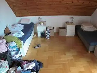 Camsoda Adult Webcam of voyeurcam-julmodels-greybed-3