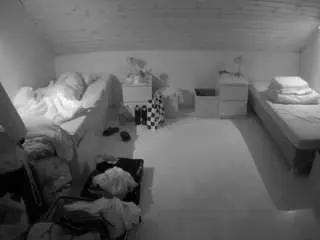 Camsoda Best Webcam of voyeurcam-julmodels-greybed-3