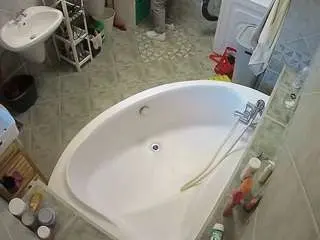 Camsoda Private Sex Chat of voyeurcam-julmodels-bath-1st-1