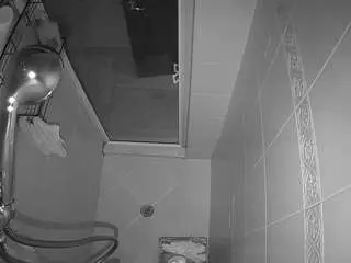 Camsoda Private Sex Chat of voyeurcam-baileybase-shower